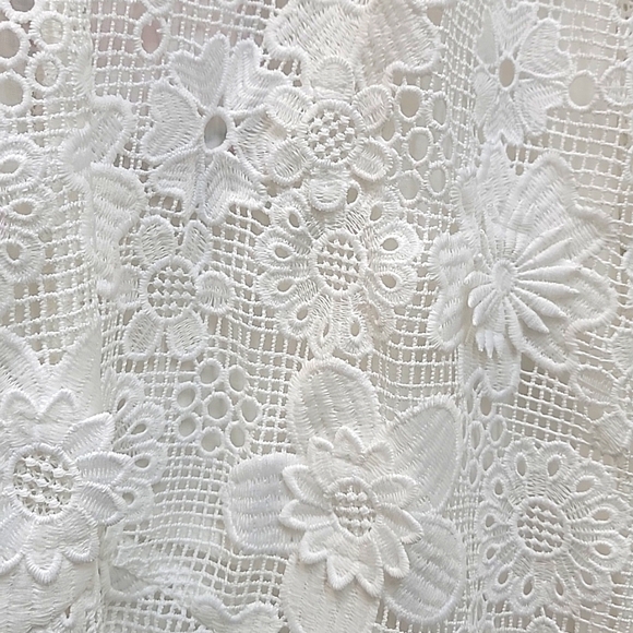 Resort White Lace Dress With Floral Applique - Picture 2 of 9